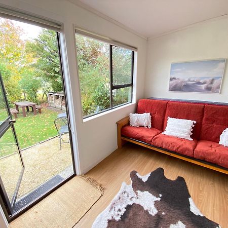 Beachside Gem - Cosy Chalet Parapara Ngoại thất bức ảnh