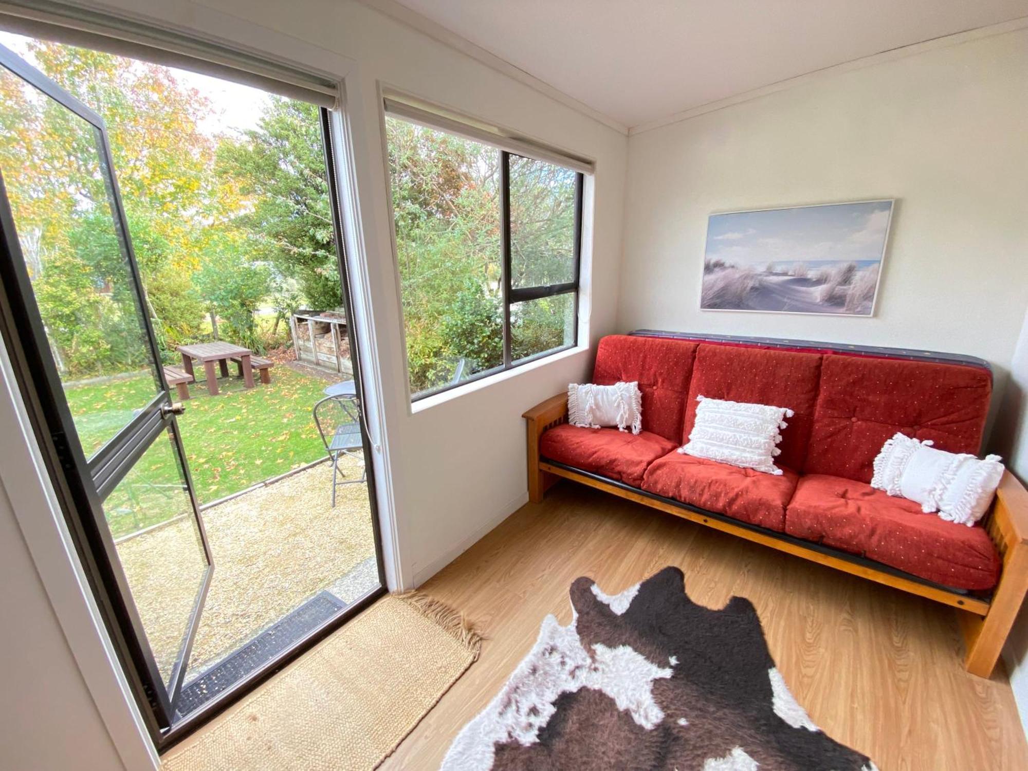 Beachside Gem - Cosy Chalet Parapara Ngoại thất bức ảnh