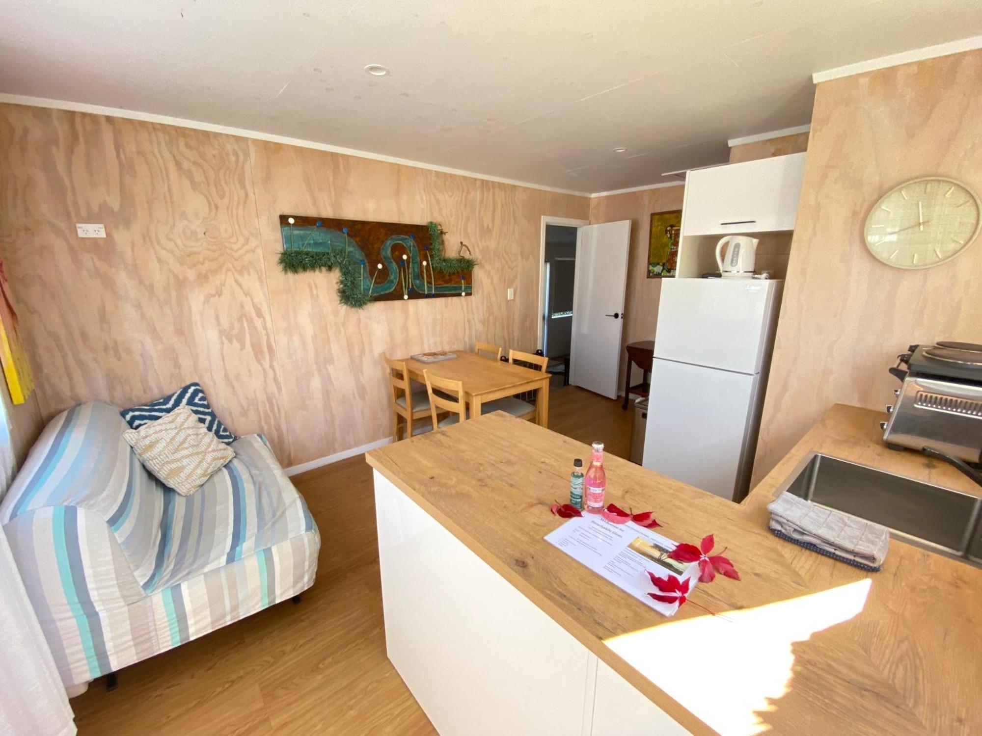 Beachside Gem - Cosy Chalet Parapara Ngoại thất bức ảnh